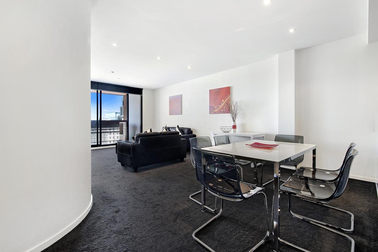 Ultiqa Little Collins Aparthotel Melbourne Exterior photo