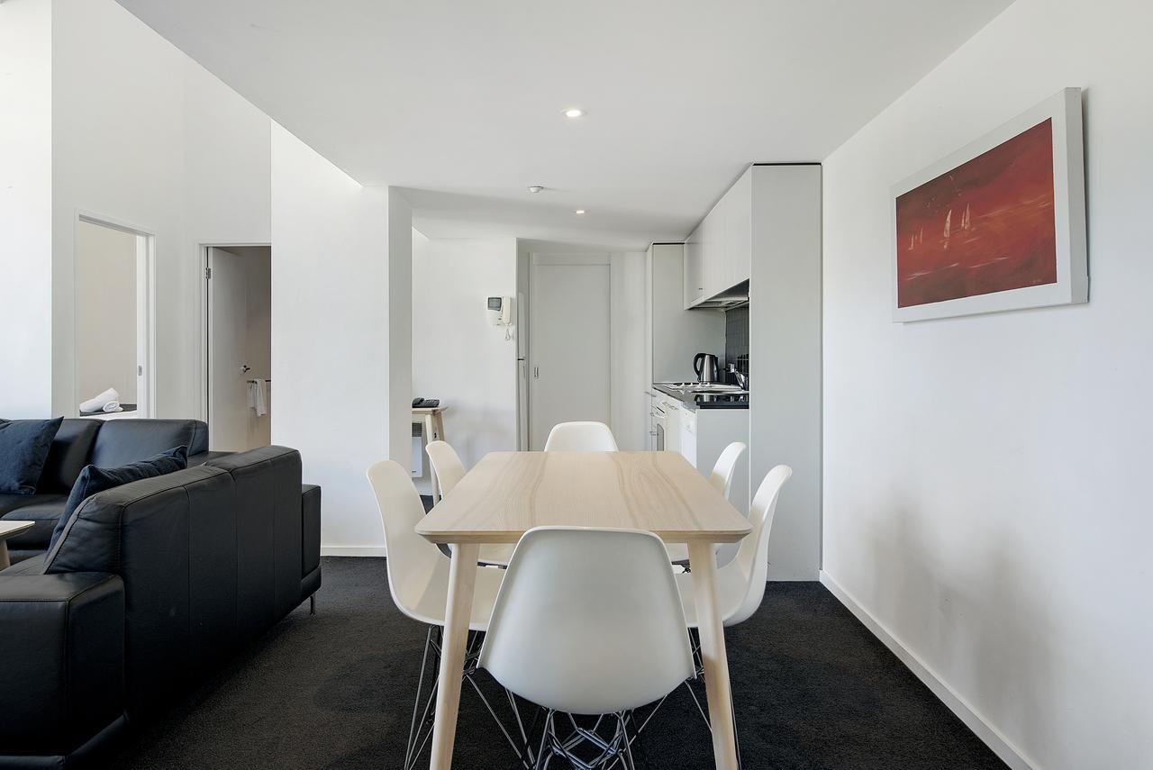 Ultiqa Little Collins Aparthotel Melbourne Exterior photo