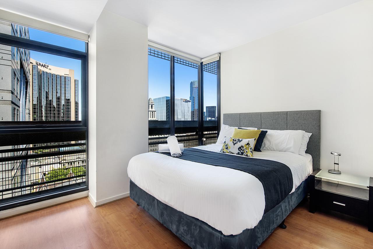 Ultiqa Little Collins Aparthotel Melbourne Exterior photo