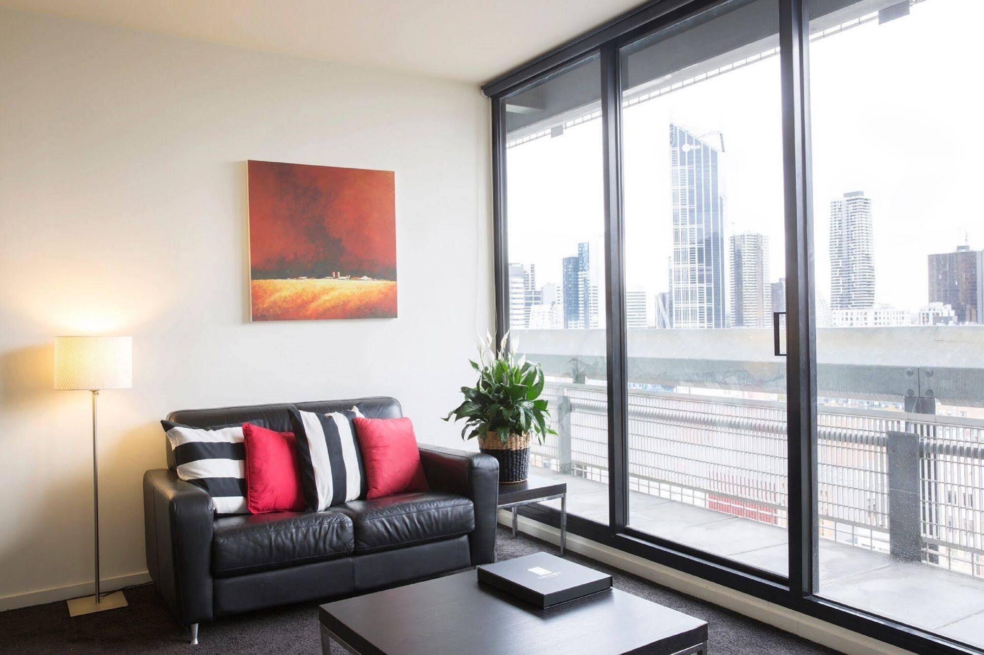 Ultiqa Little Collins Aparthotel Melbourne Exterior photo