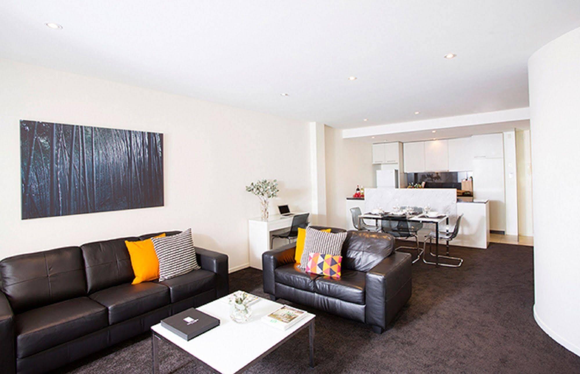 Ultiqa Little Collins Aparthotel Melbourne Exterior photo